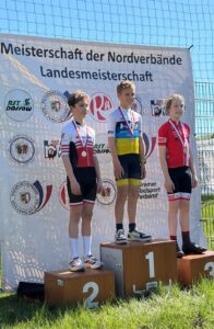 Yago auf Platz 2 auf dem Siegertreppchen
